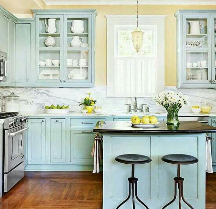 Fanci Baking 5 Pastel Metal Flower Cookie Cutters in Blue Tin & 40 Candy Lolly Sticks