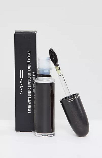m a c retro matte liquid lip colour caviar Mac Lipcolour shaped applicator that applies the formula seamlessly and evenly MAC Retro Matte Liquid Lipstick