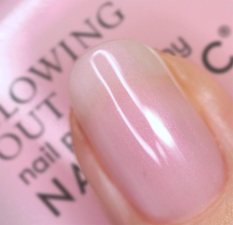 Nails inc Got Me Glowing Glow-Enhancing Nail Perfector Polish
