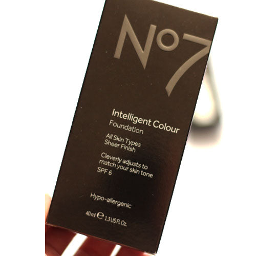 No7 Intelligent Colour Foundation Light