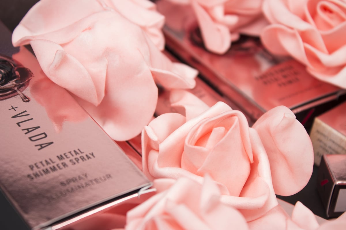 Smashbox + Vlada Metal Shimmer Highlighter Spray Petal Metal