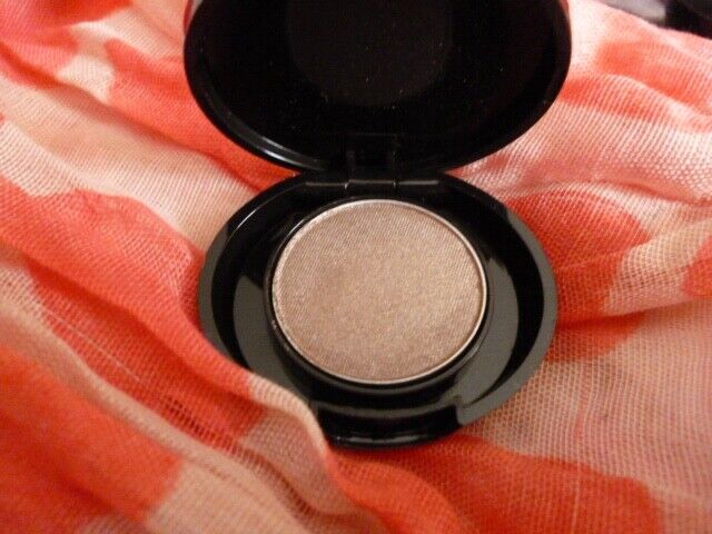 No7 Stay Perfect Eye Shadow Taupe Shimmer