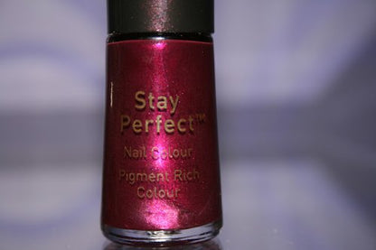 No7 Stay Perfect Nail Vanish Damson Dream